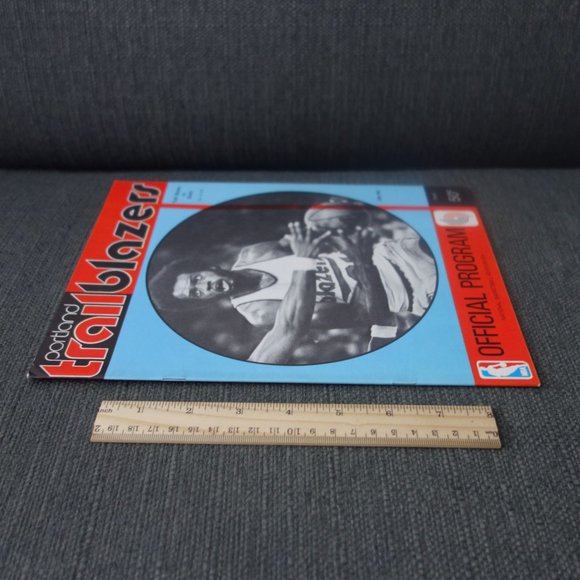 Vintage NBA Official Program Portland Trail Blazers Milwaukee Bucks Dec 16 1973 - Picture 4 of 6